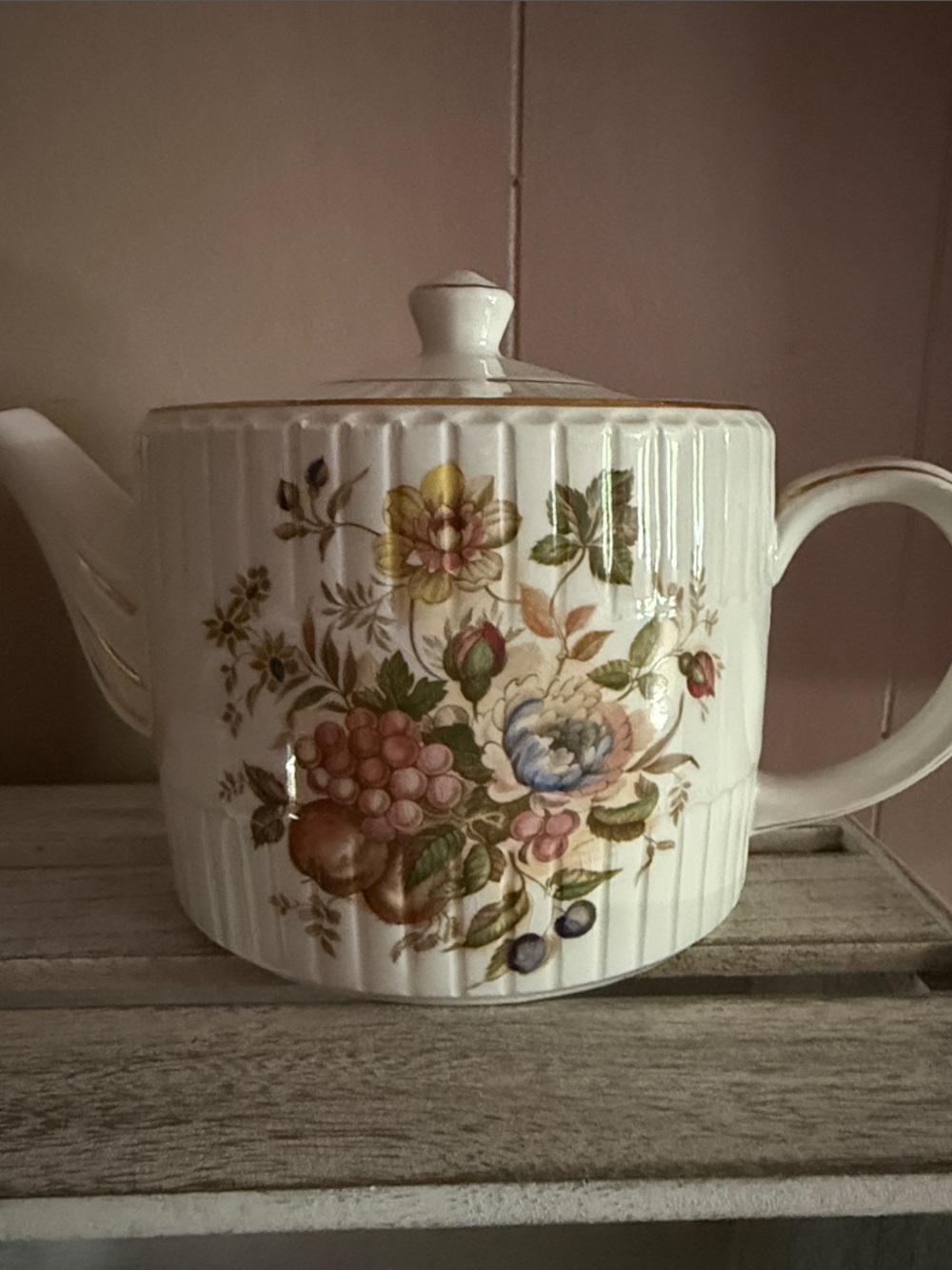 Ellgreave tea pot made in England